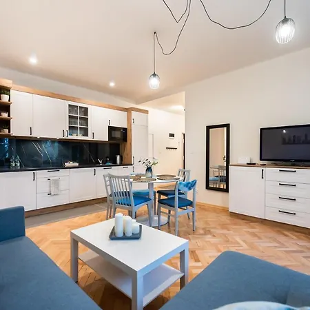 Apartment Old Town Eclectic For 6 People *