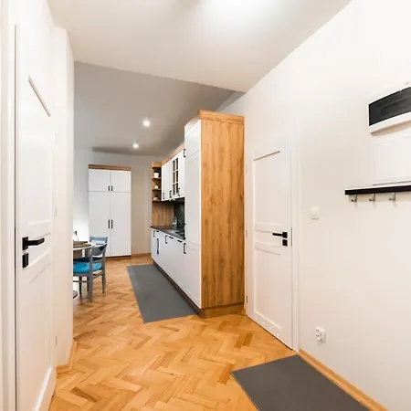 Apartment Old Town Eclectic For 6 People Warsaw