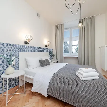 Apartment Old Town Eclectic For 6 People By Bookinghost