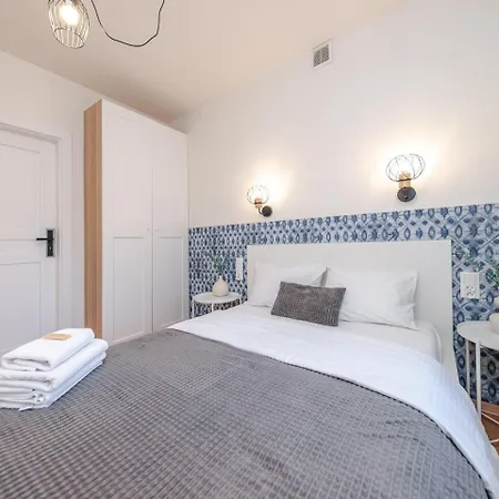 Apartment Old Town Eclectic For 6 People By Bookinghost *