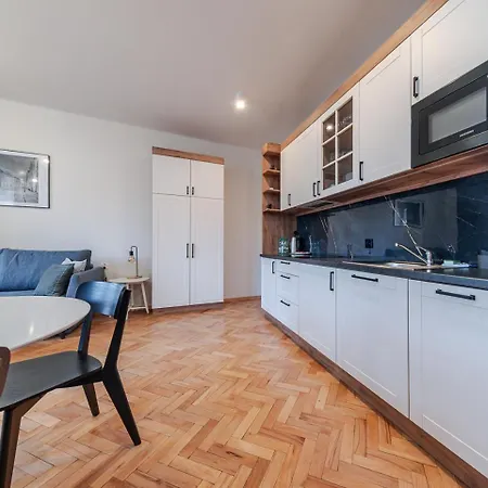 Old Town Eclectic For 6 People By Bookinghost Apartment Warschau